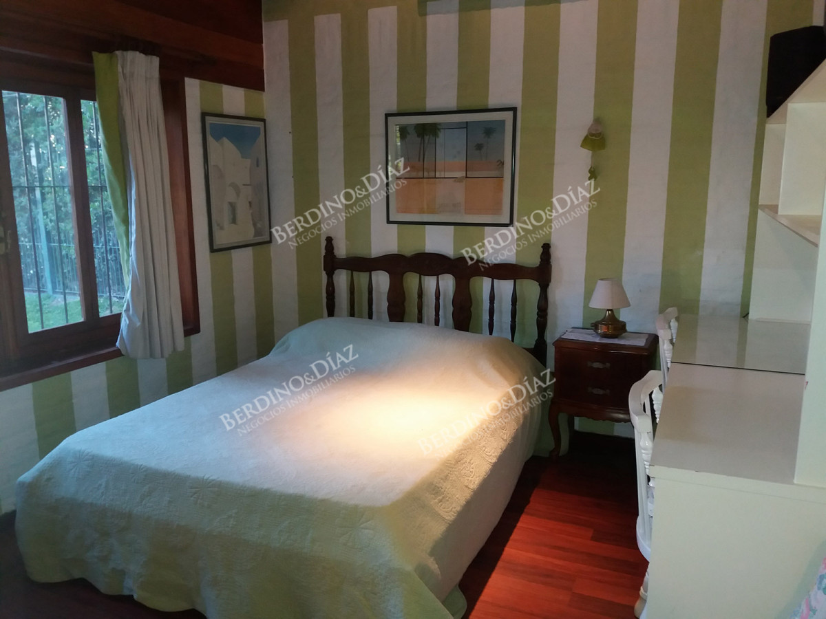 Casa ID.2407 - Casa en venta en Playa Mansa excelente construccion