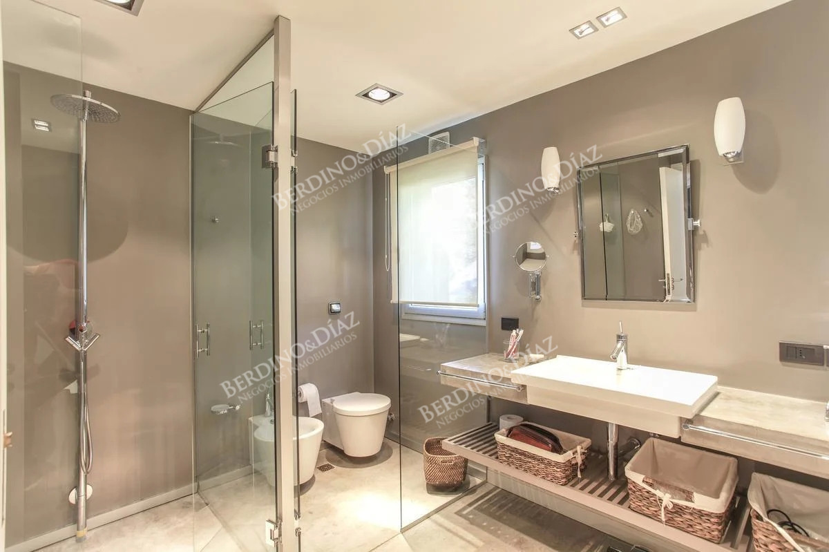 Casa ID.2174 - Hermosa casa en venta en Laguna Blanca