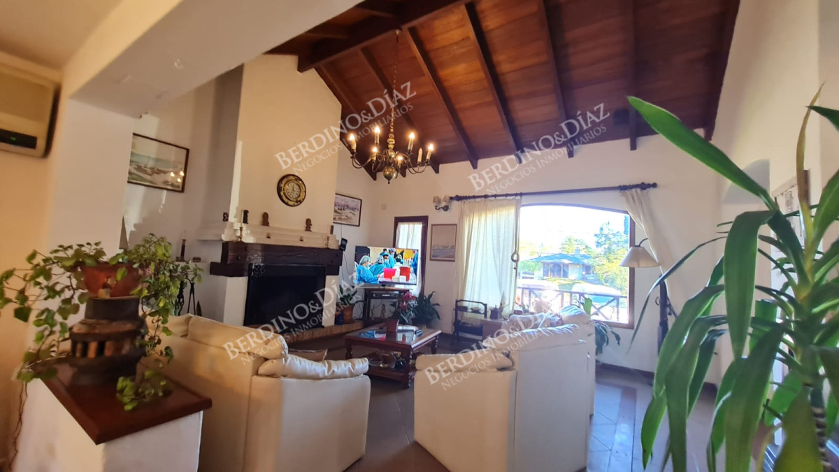 Casa ID.843 - Entorno Residencial en Pinares