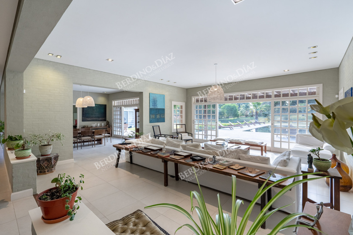 Casa ID.2394 - Mansion en venta en Beverly Hills 9 dormitorios