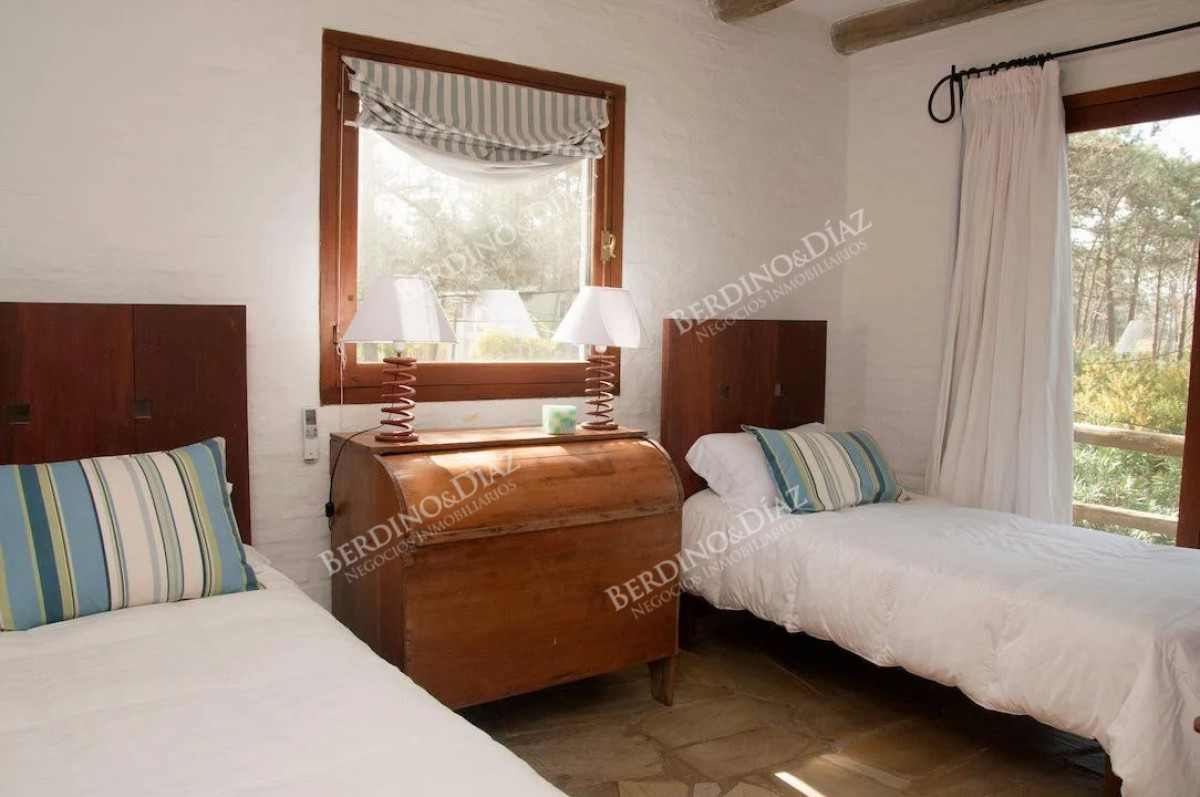 Casa ID.2184 - Residencia en venta en Montoya con vista al mar