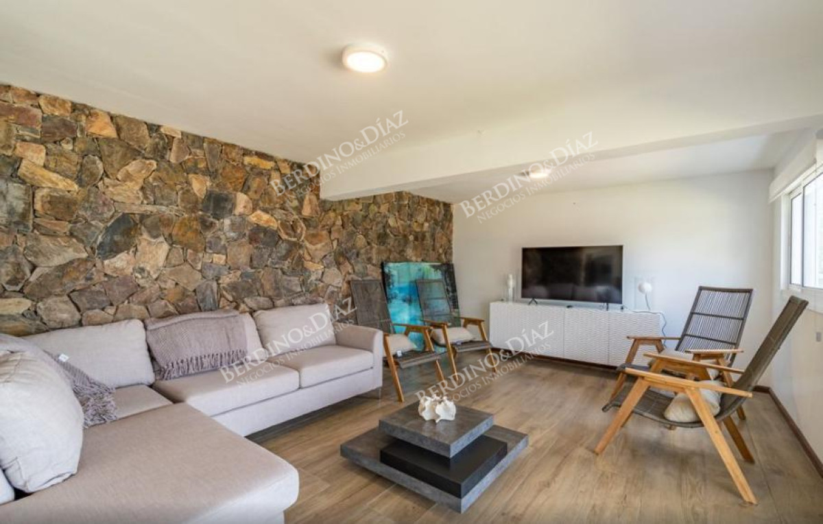 Casa ID.2228 - Espectacular casa en piedra venta Punta Ballena con vista al mar