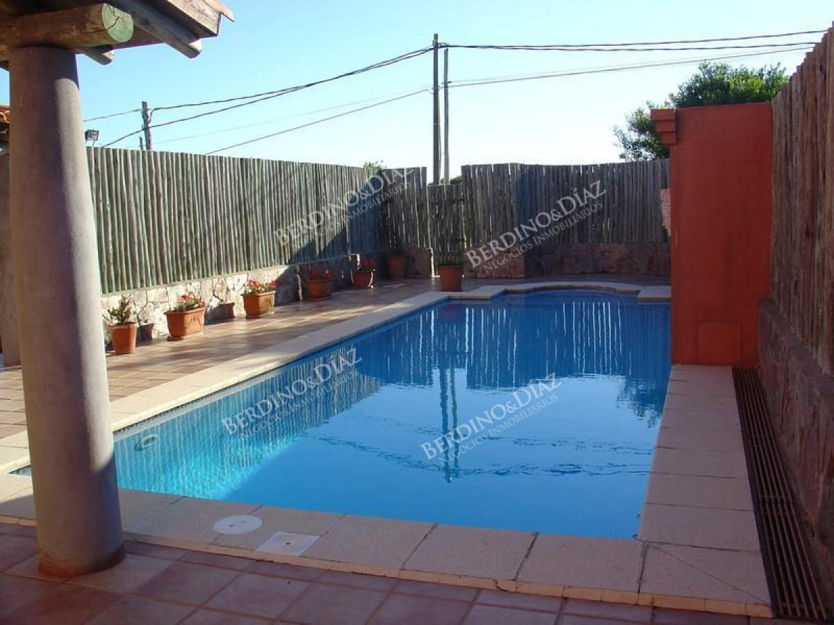 Casa ID.2154 - Casa en Punta Piedras con vista al mar 