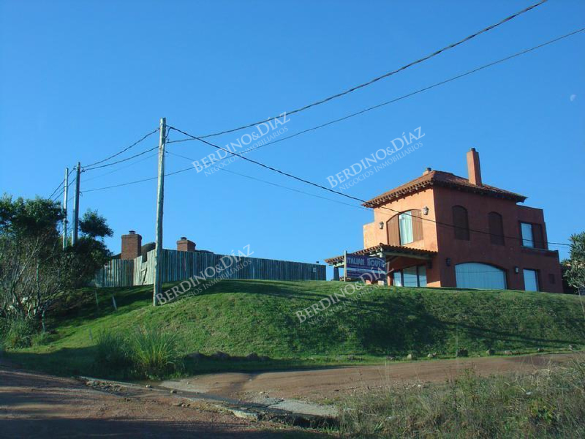 Casa ID.2154 - Casa en Punta Piedras con vista al mar 