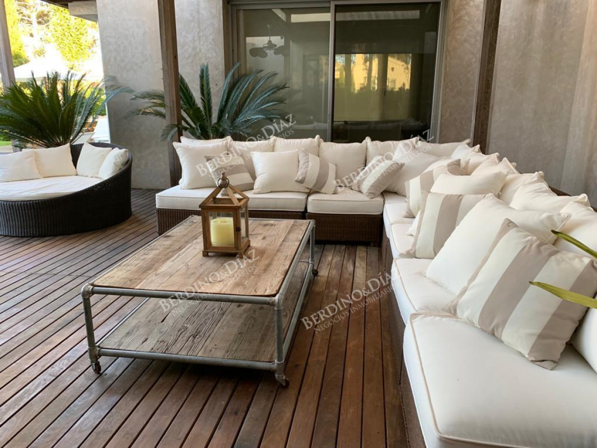 Casa ID.2174 - Hermosa casa en venta en Laguna Blanca