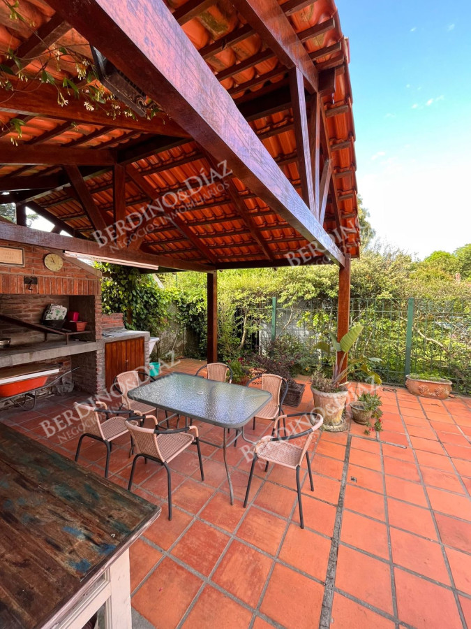 Casa ID.2619 - Casa en zona de Supermercado Devoto