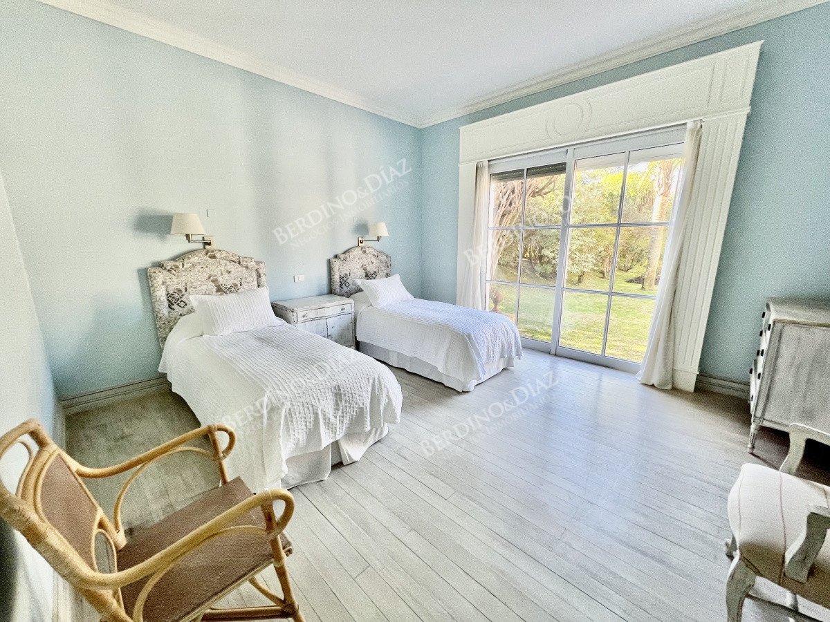 Casa ID.1500 - Mansion a pasos de la Brava en Punta del Este en venta