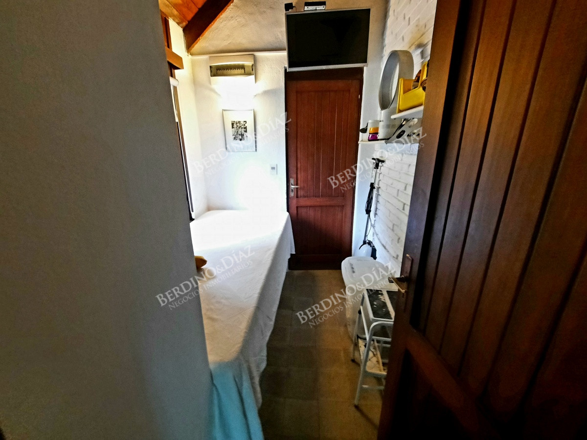 Casa ID.1108 - Residencia en Playa Mansa muy cerca del mar