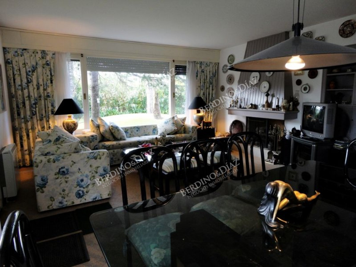 Casa ID.179 - Chalet tradicional en Barrio Cantegril Punta del Este 