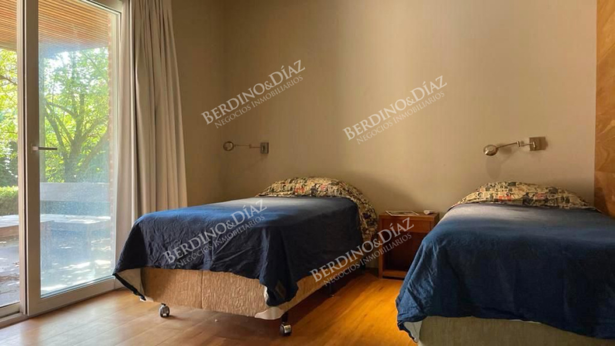 Casa ID.1216 - Casa Moderna  en venta  en Barrio Lugano 