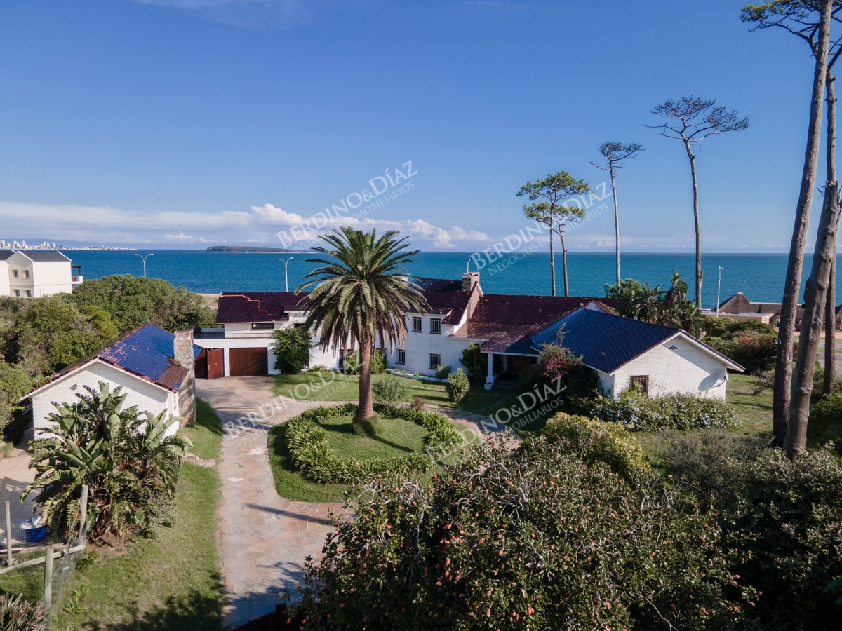 Casa ID.359 - Mansion Frente a Playa Mansa