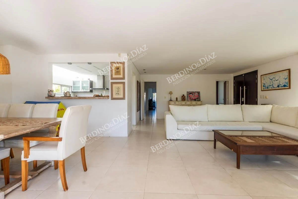 Casa ID.2354 - Casa en Peninsula Zona Faro 4 dormitorios