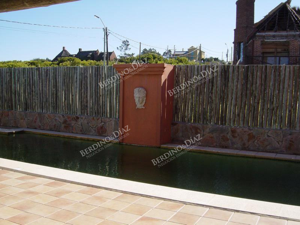 Casa ID.2154 - Casa en Punta Piedras con vista al mar 