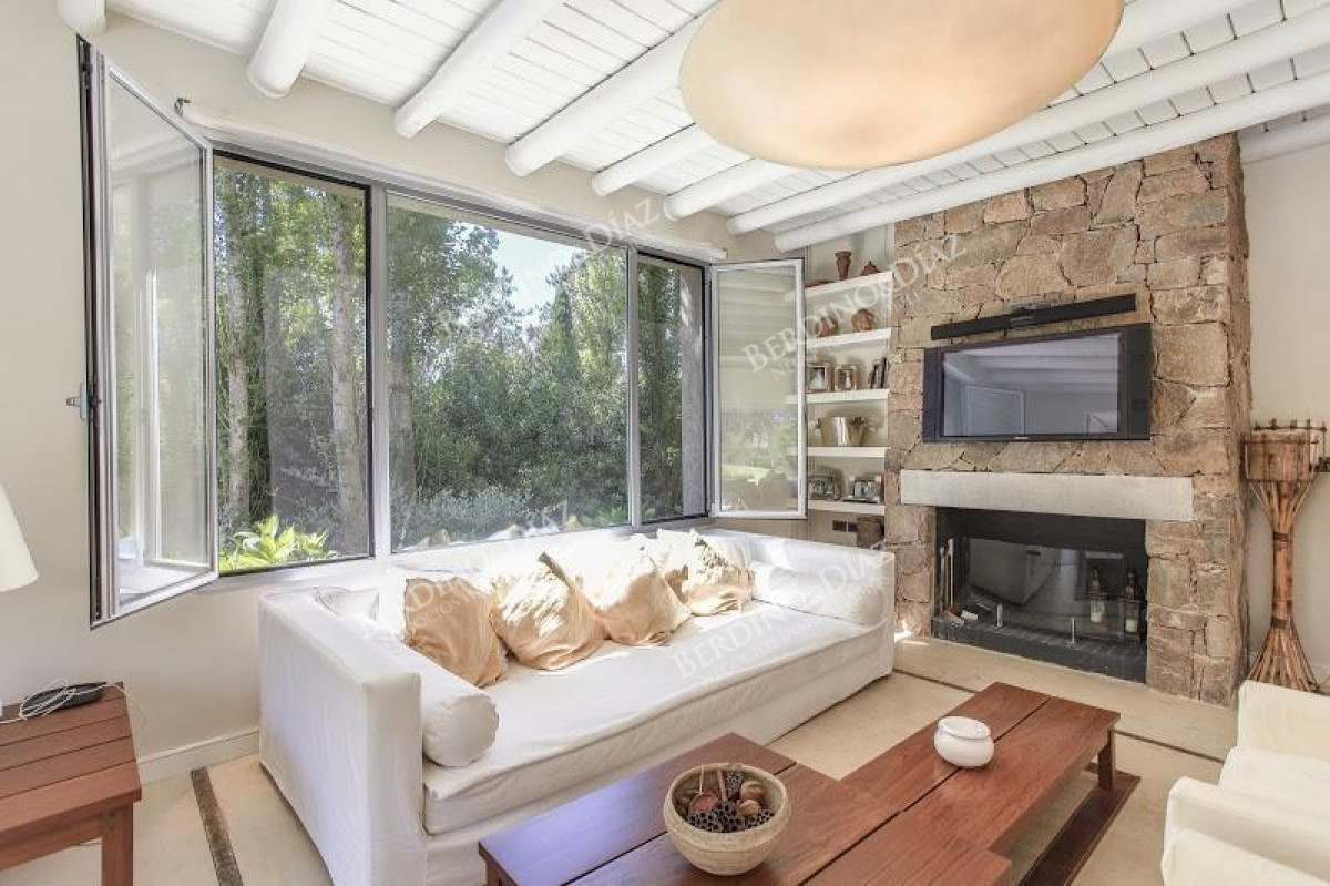 Casa ID.2174 - Hermosa casa en venta en Laguna Blanca