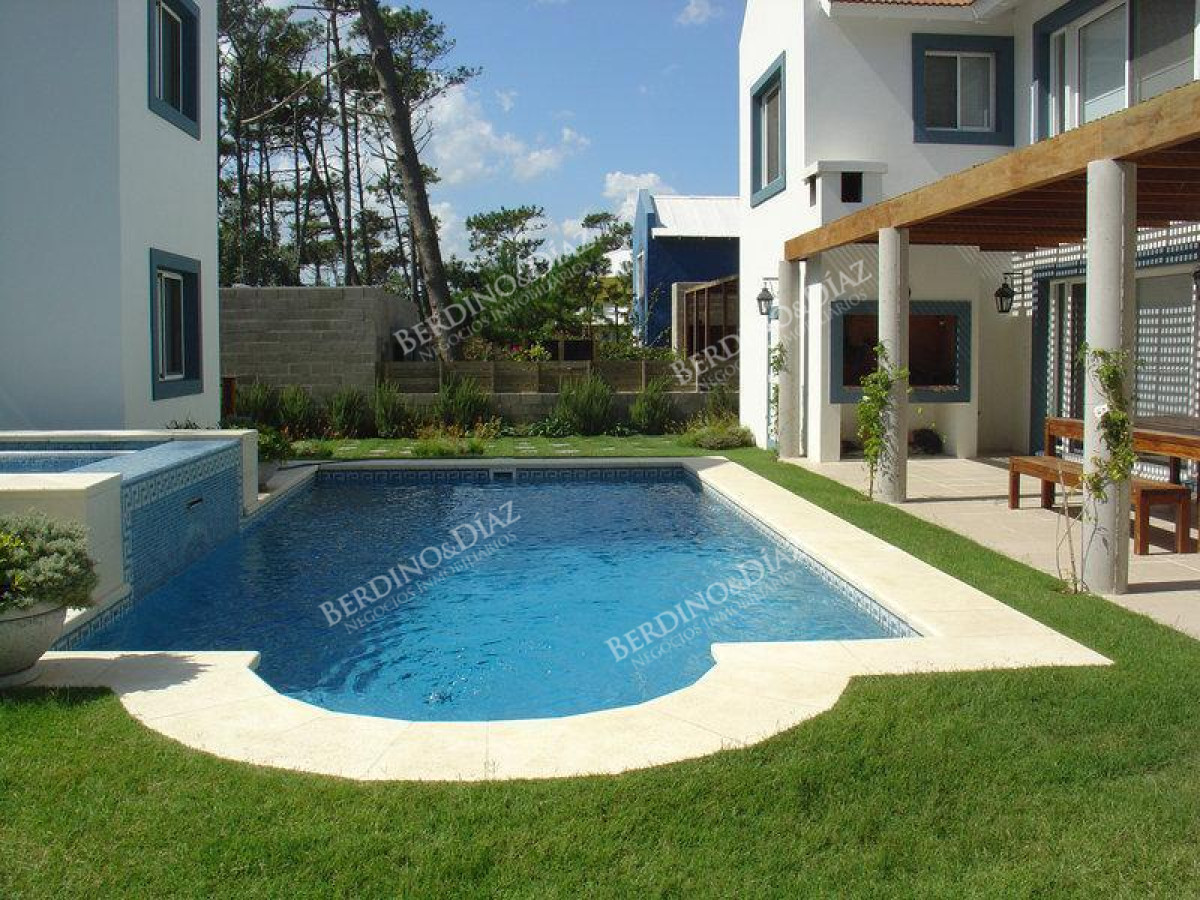 Casa ID.2205 - Casa espectacular en venta Montoya