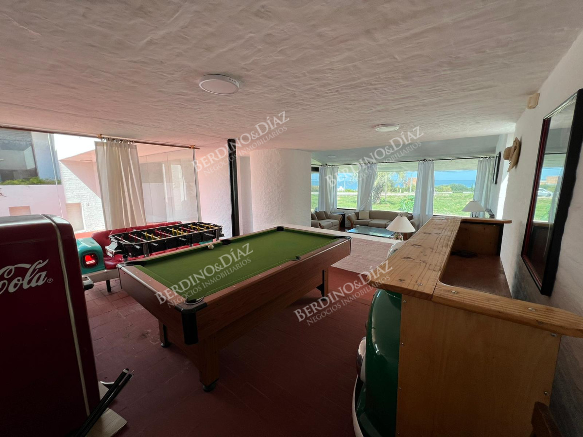 Casa ID.1760 - Hermosa Casa en venta frente al mar Punta del Este 
