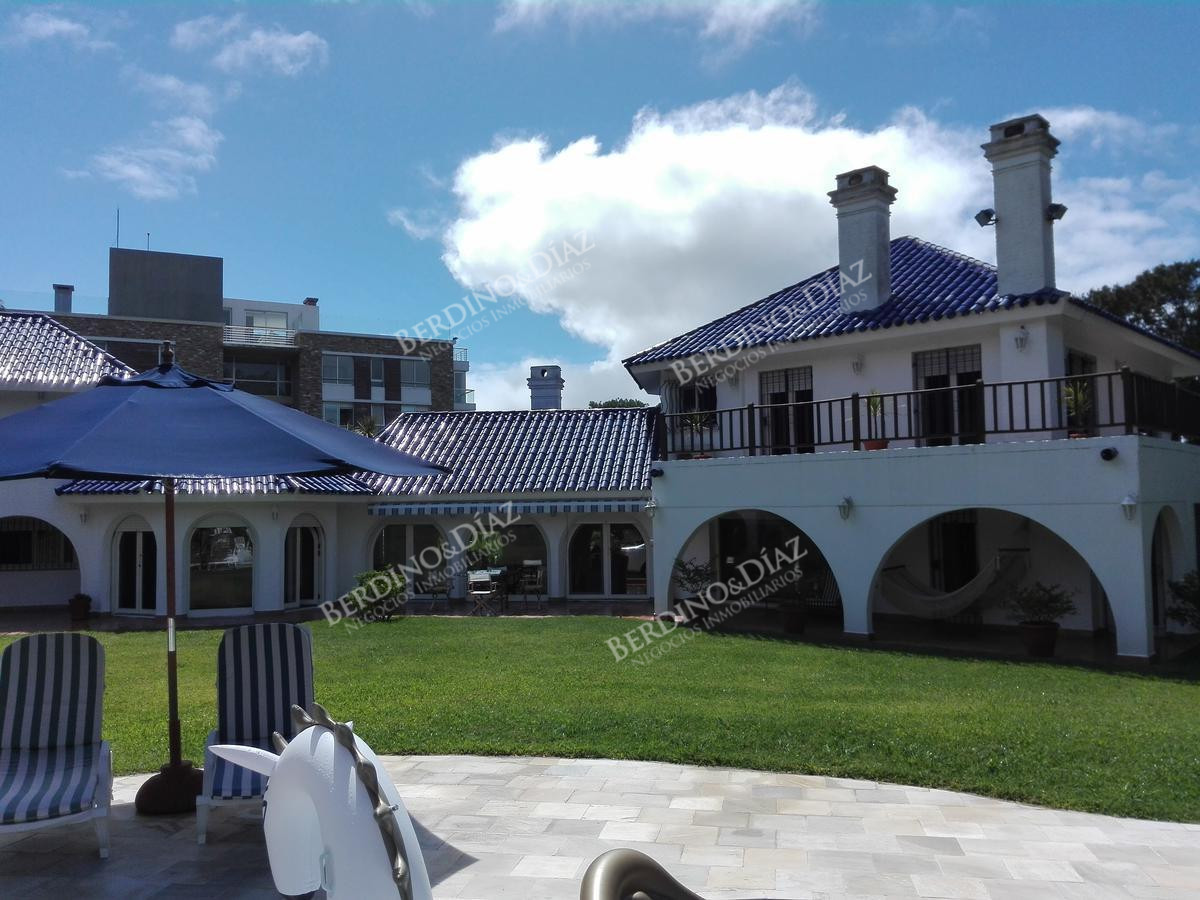 Casa ID.2170 - Casa espectacular en venta a metros del mar Brava