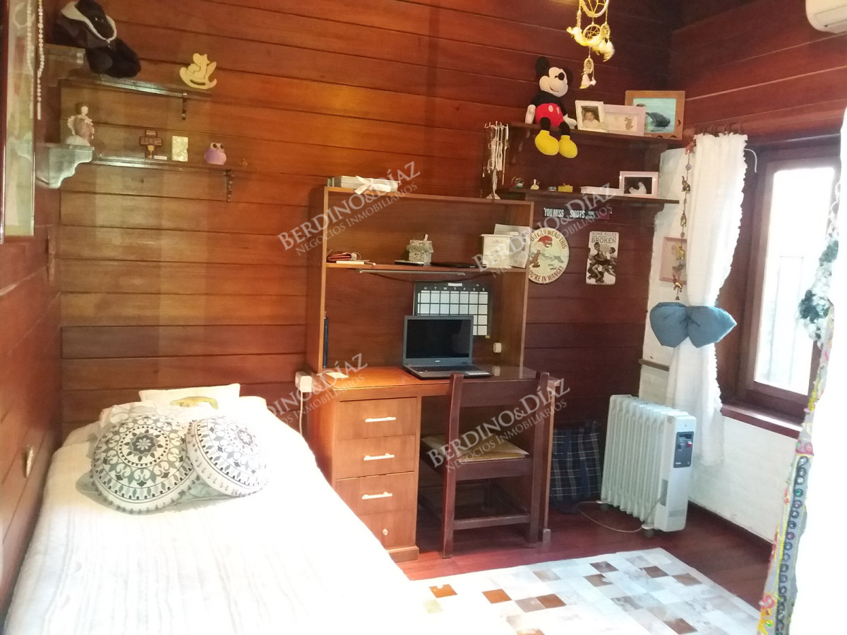 Casa ID.2407 - Casa en venta en Playa Mansa excelente construccion