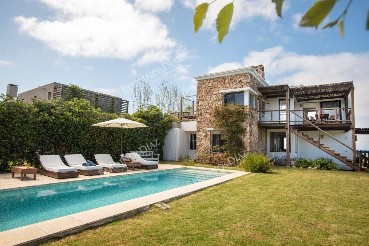 Casa ID.2254 - Casa encantadora en venta frente al mar En Manantiales