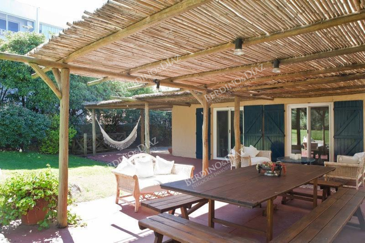 Casa ID.2194 - Casa en venta con vista al mar en Peninsula