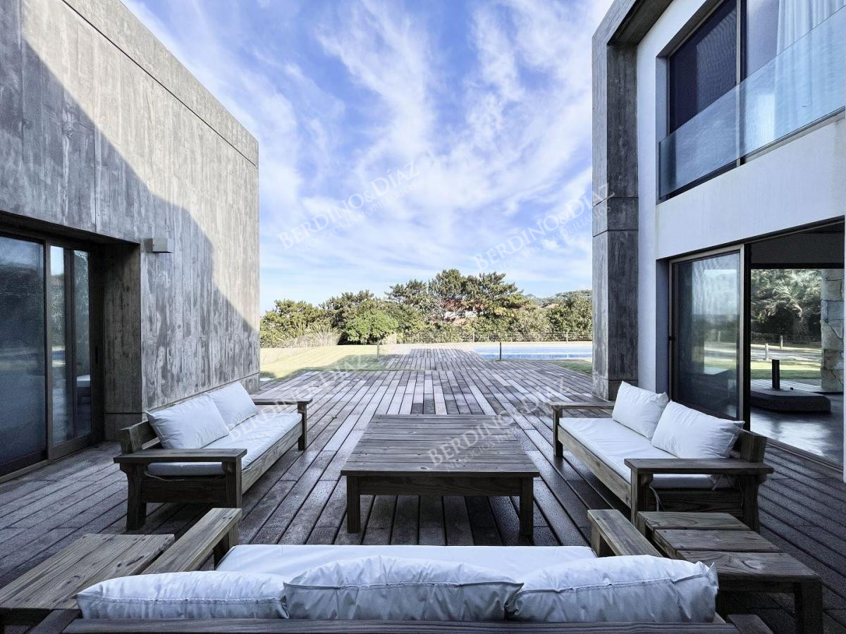 Casa ID.2334 - Casa frente al Mar en venta en Montoya espectacular 3 niveles