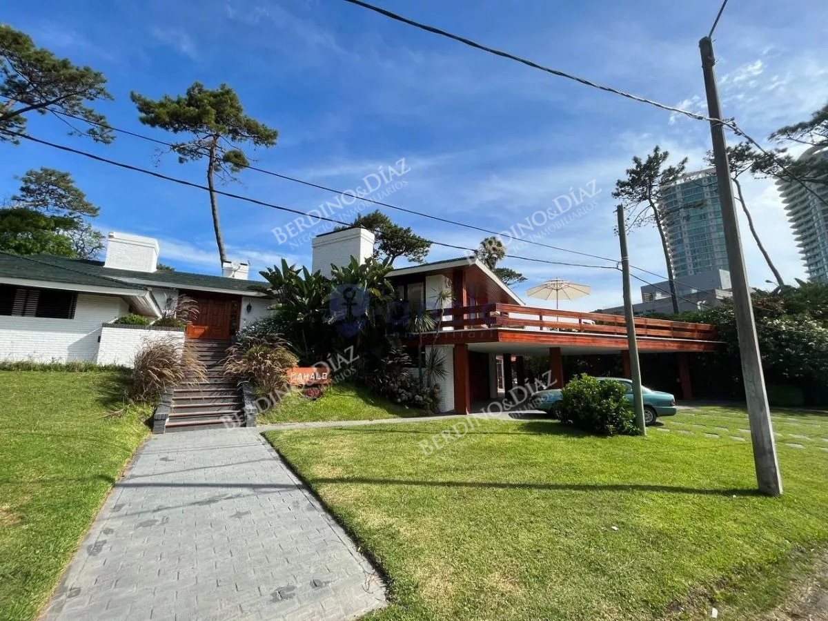 Casa ID.1598 - Casa espectacular en venta  Playa Mansa
