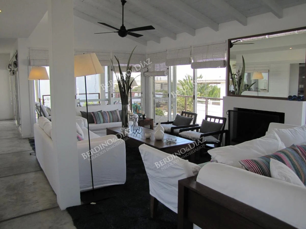 Casa ID.2227 - Casa a estrenar estilo minimalista Jose Ignacio en venta