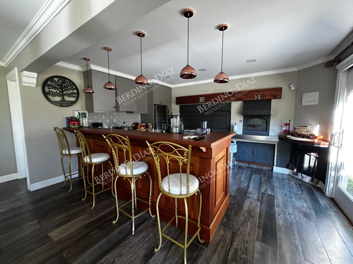 Casa ID.3011 - Hermosa casa en venta en Barrio Lugano Arbolada 