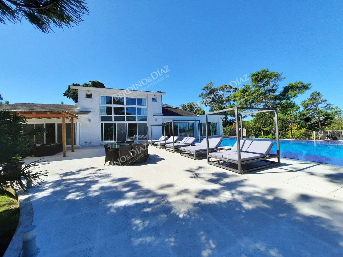 Casa ID.1378 - Mansion  en venta en Barrio Golf  