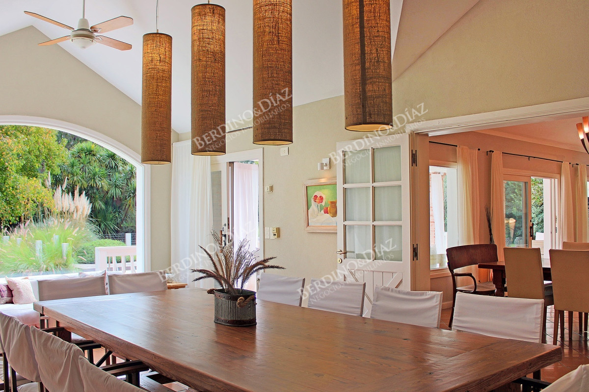 Casa ID.2397 - Magnifica propiedad en venta Playa Mansa