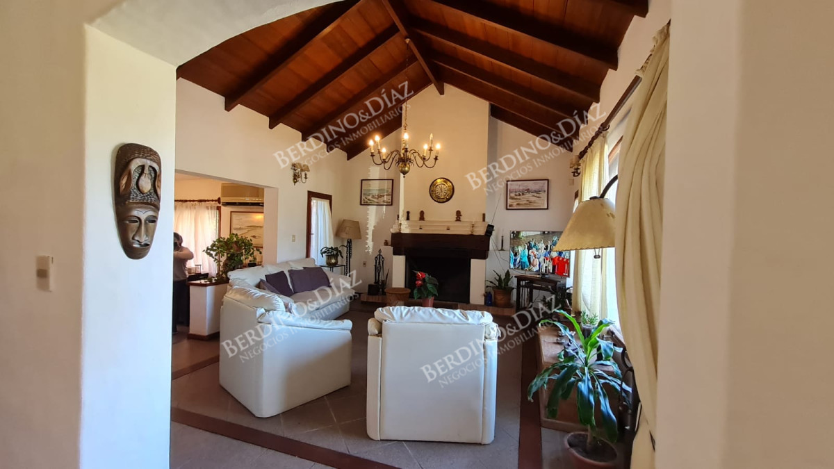 Casa ID.843 - Entorno Residencial en Pinares