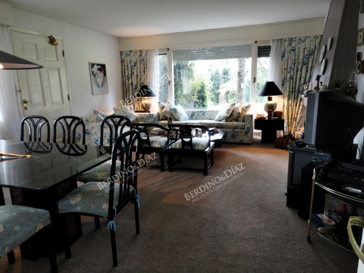 Casa ID.179 - Chalet tradicional en Barrio Cantegril Punta del Este 