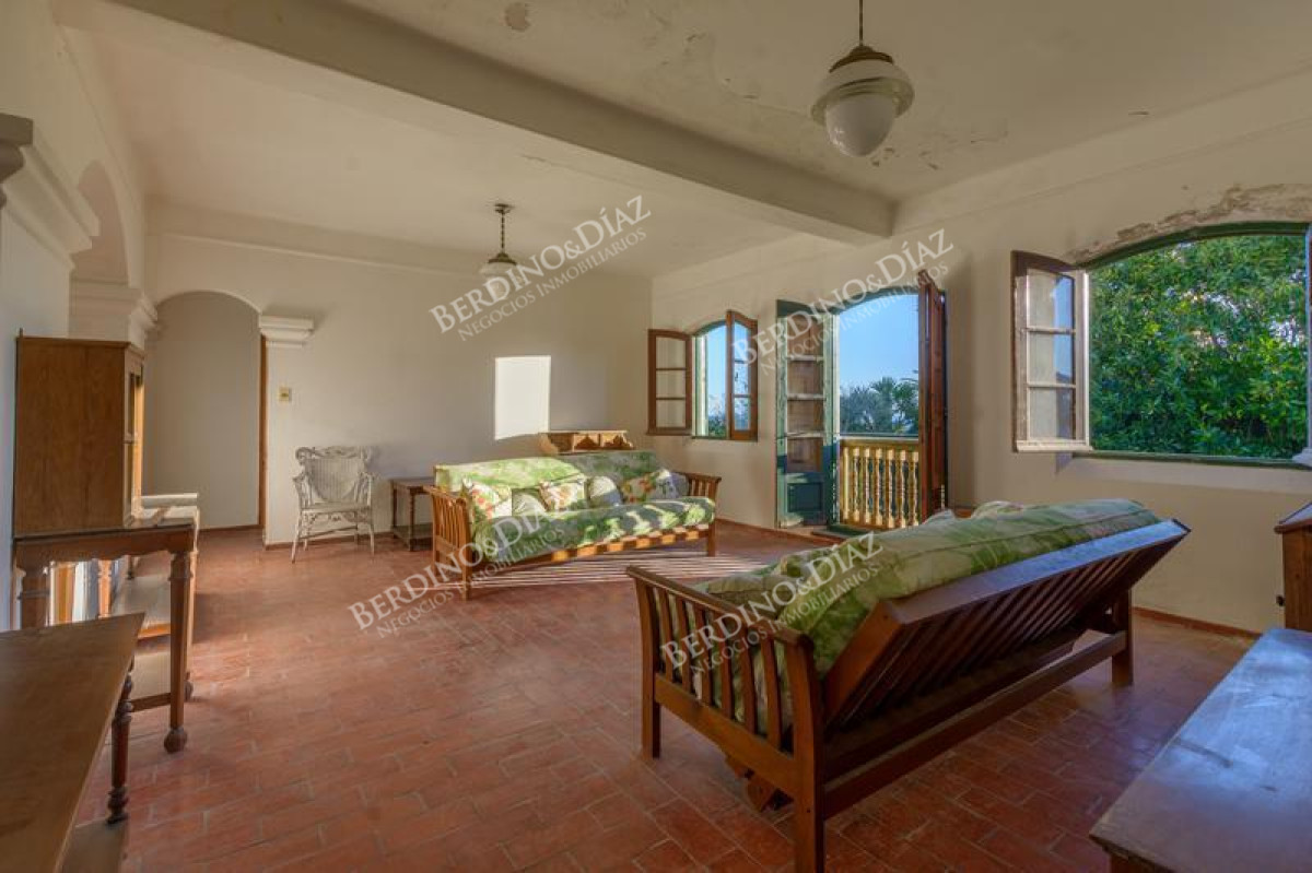 Casa ID.2331 - Residencia antigua en venta en Zona Faro Punta del Este