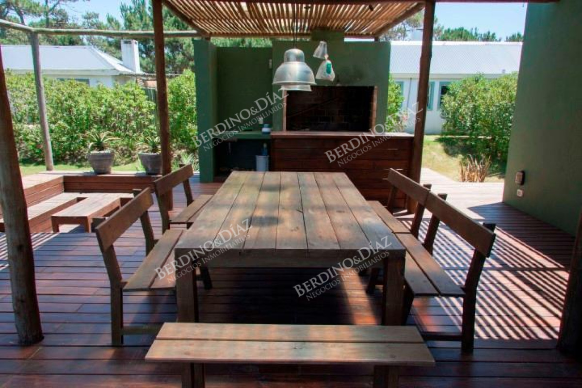Casa ID.2224 - Casa en venta en Pinar del Faro Jose Ignacio a 2 cuadras del mar