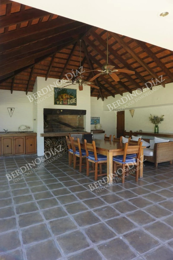 Casa ID.2170 - Casa espectacular en venta a metros del mar Brava