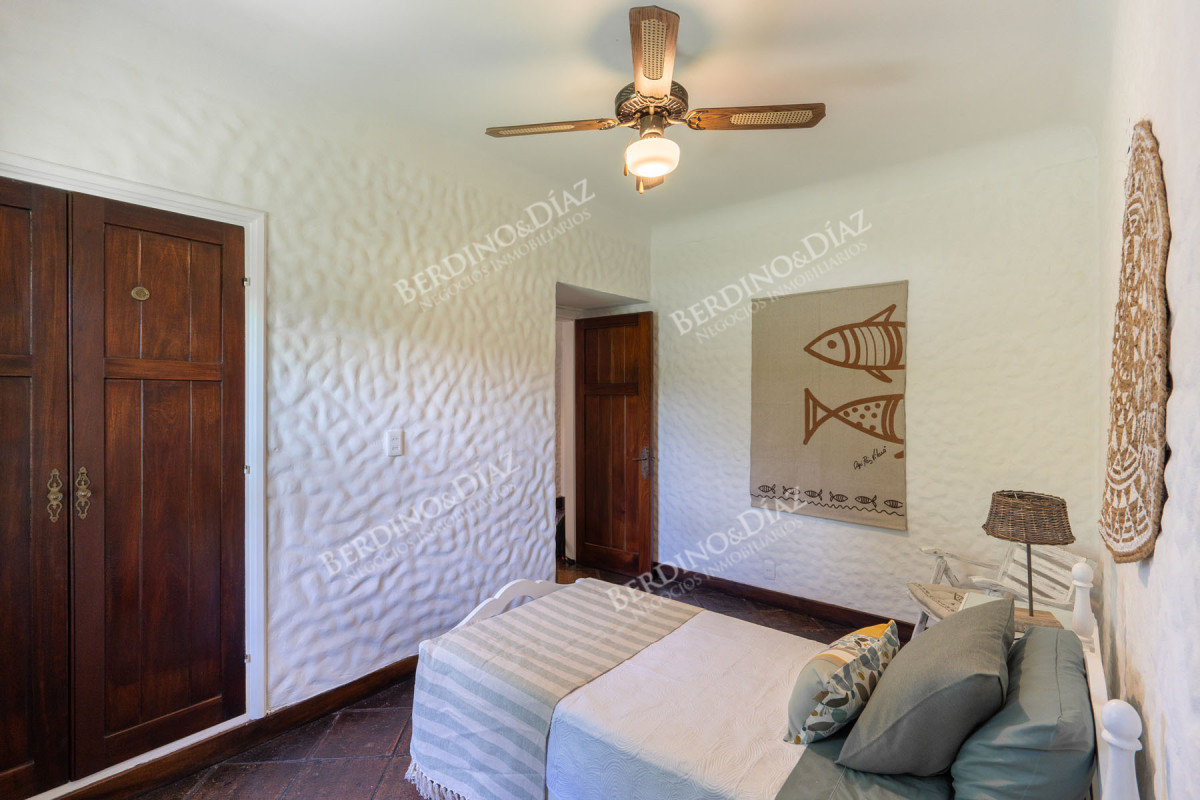 Casa ID.2398 - Casa en venta en Paradas de Playa Mansa cerca del mar