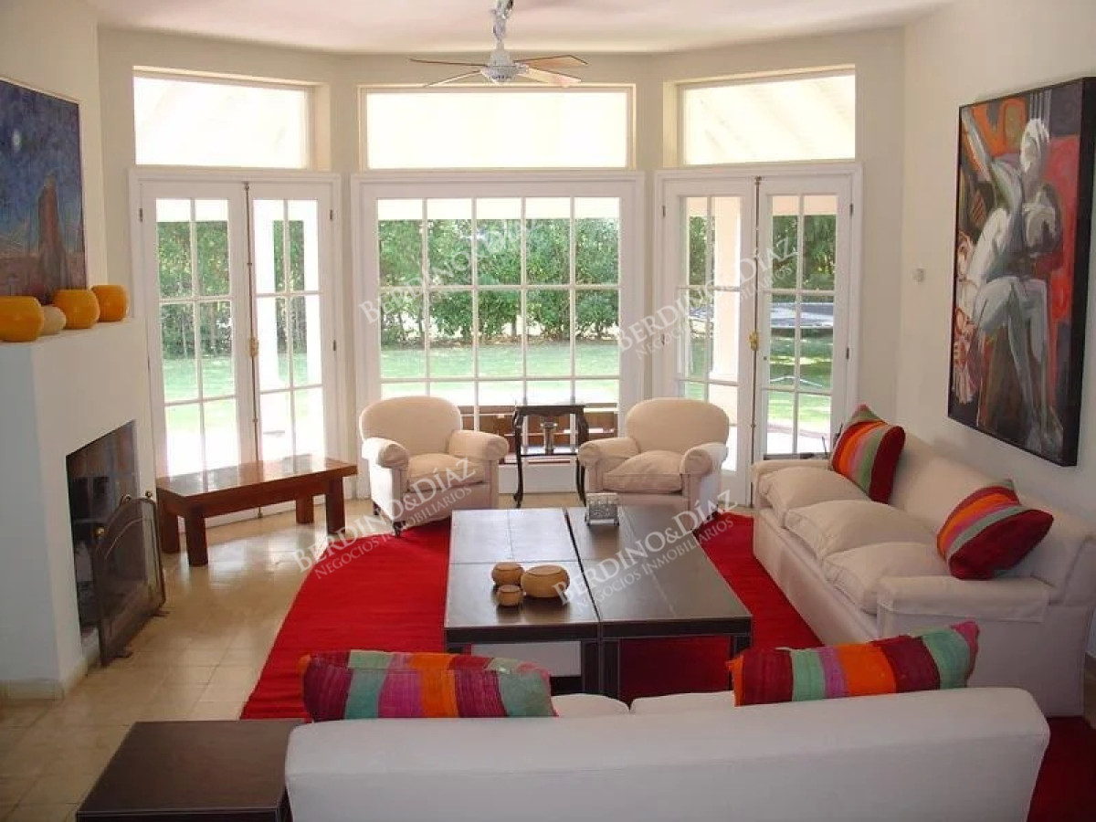 Casa ID.2200 - Casa hermosa en Laguna Blanca en venta