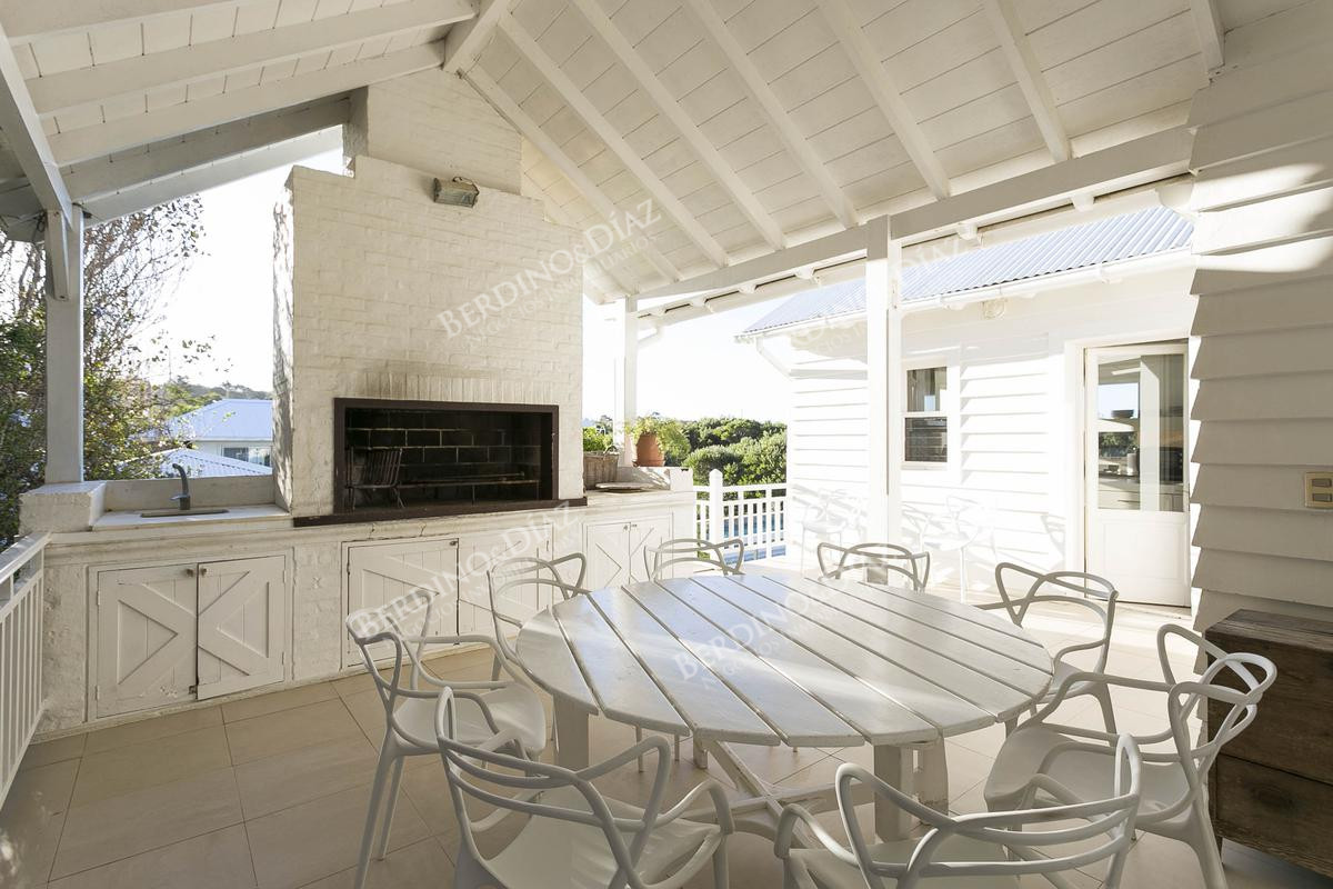 Casa ID.1229 - Casa en Punta Piedras con vista al mar