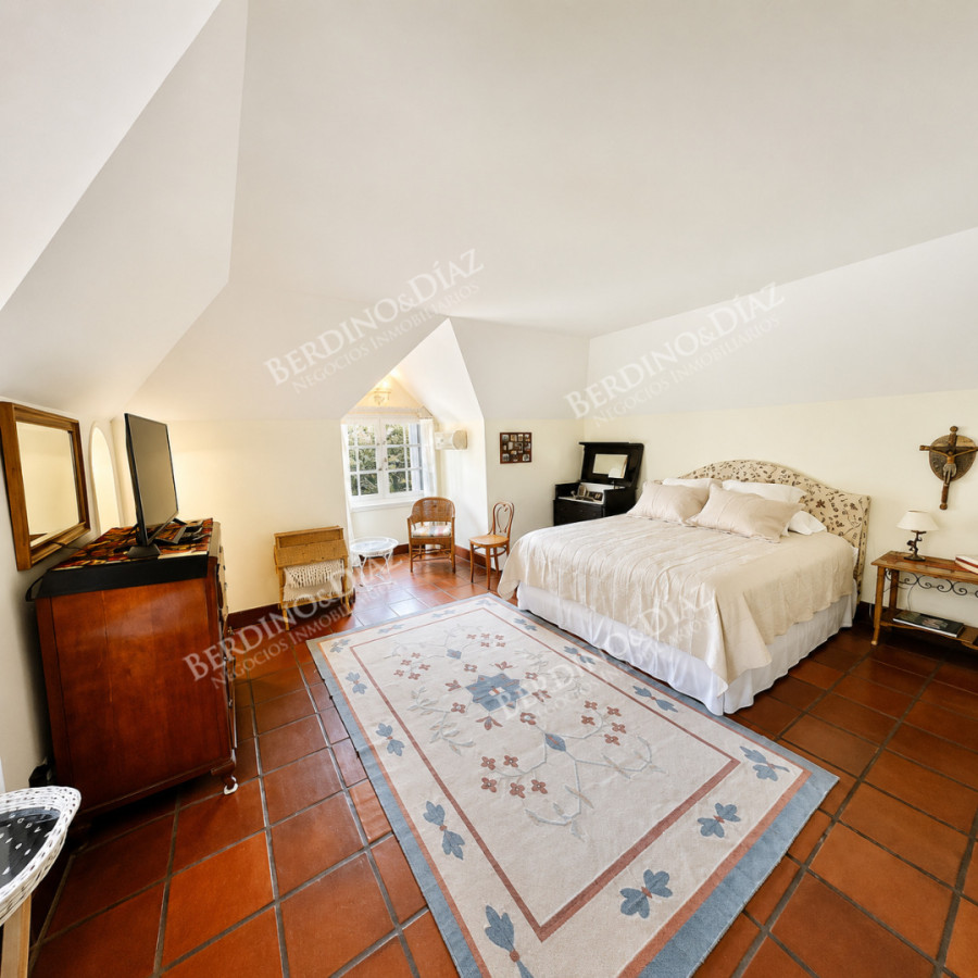 Casa ID.1886 - Chalet con Historia. Un Clásico de Punta del Este a 300 metros del mar