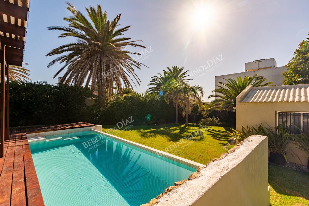 Casa ID.2354 - Casa en Peninsula Zona Faro 4 dormitorios