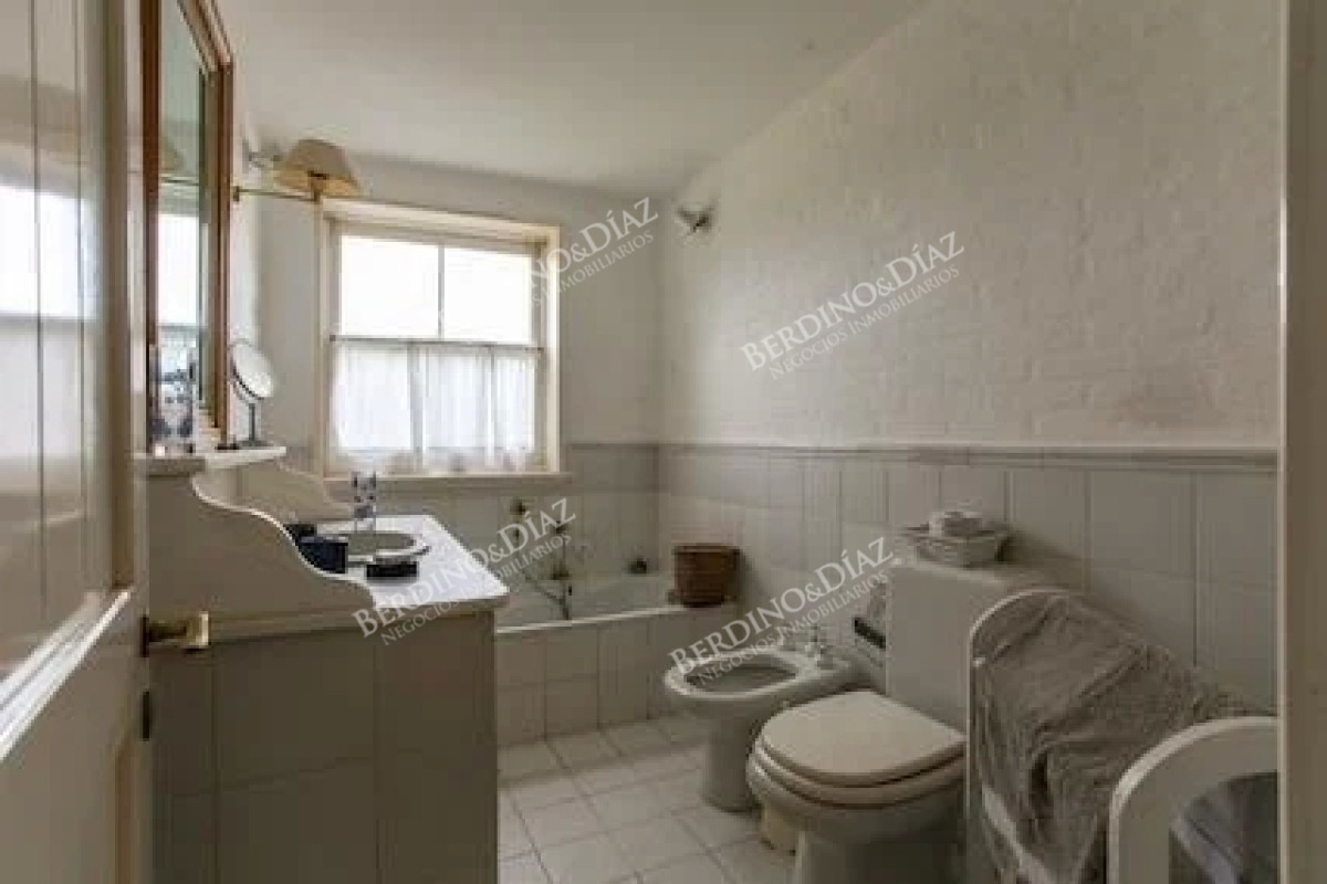 Casa ID.2132 - Casa en venta en El chorro Manantiales con casa de caseros