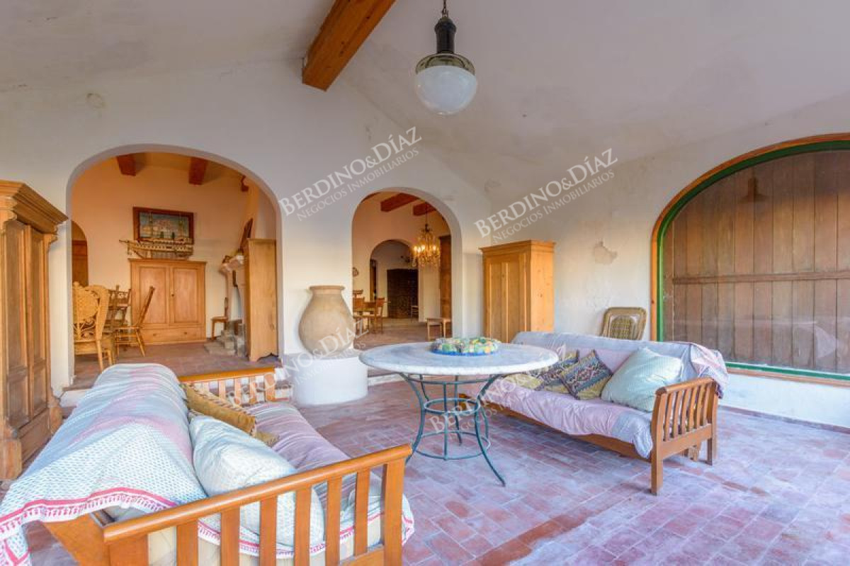 Casa ID.2331 - Residencia antigua en venta en Zona Faro Punta del Este