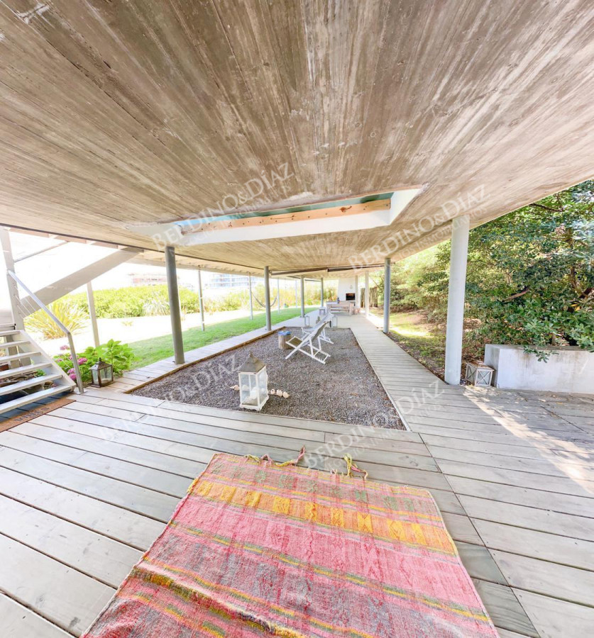 Casa ID.2204 - Casa en venta en Manantiales moderna y con vista al mar