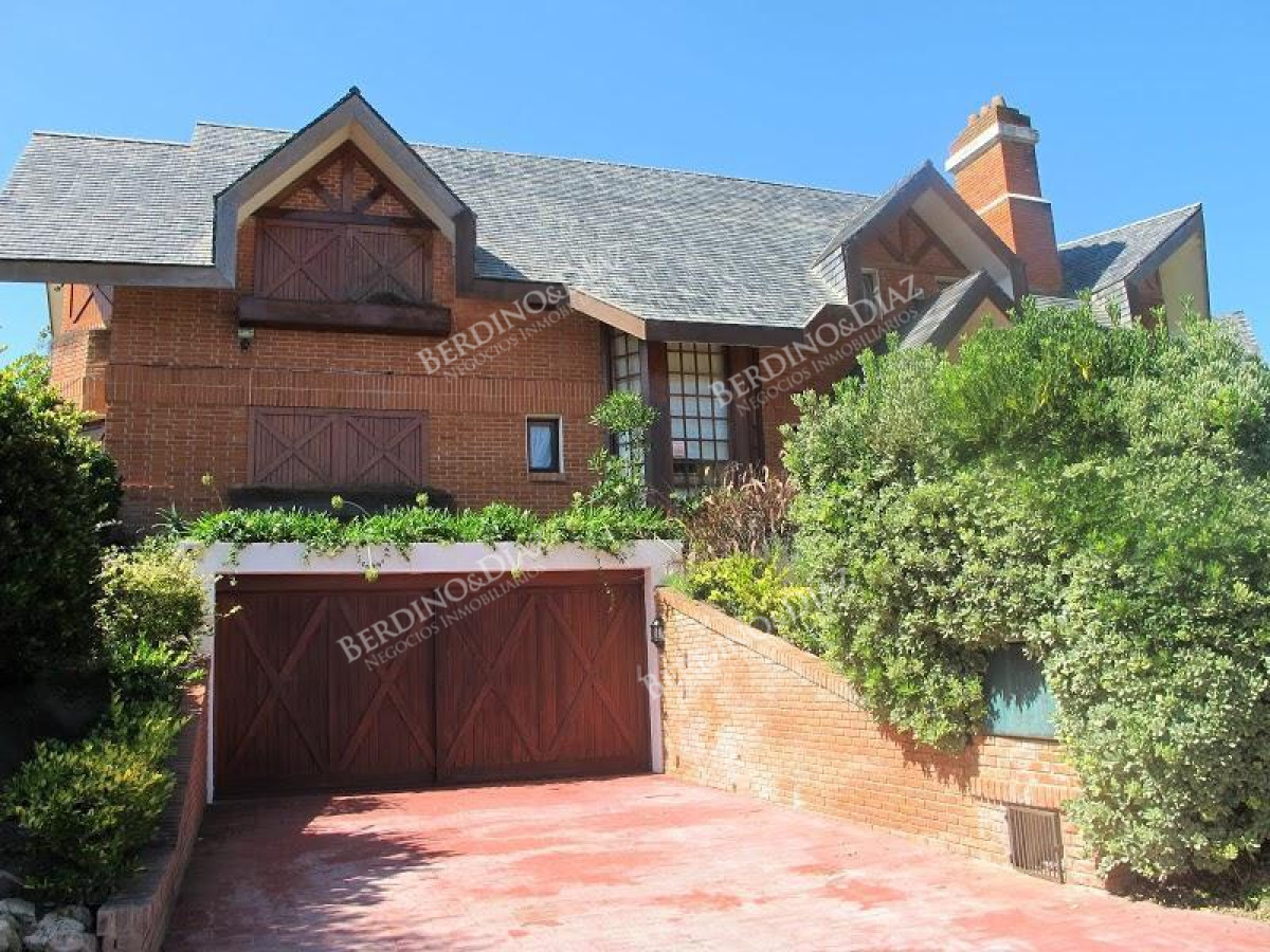 Casa ID.2145 - Casa en venta en Barrio Golf Punta del Este 