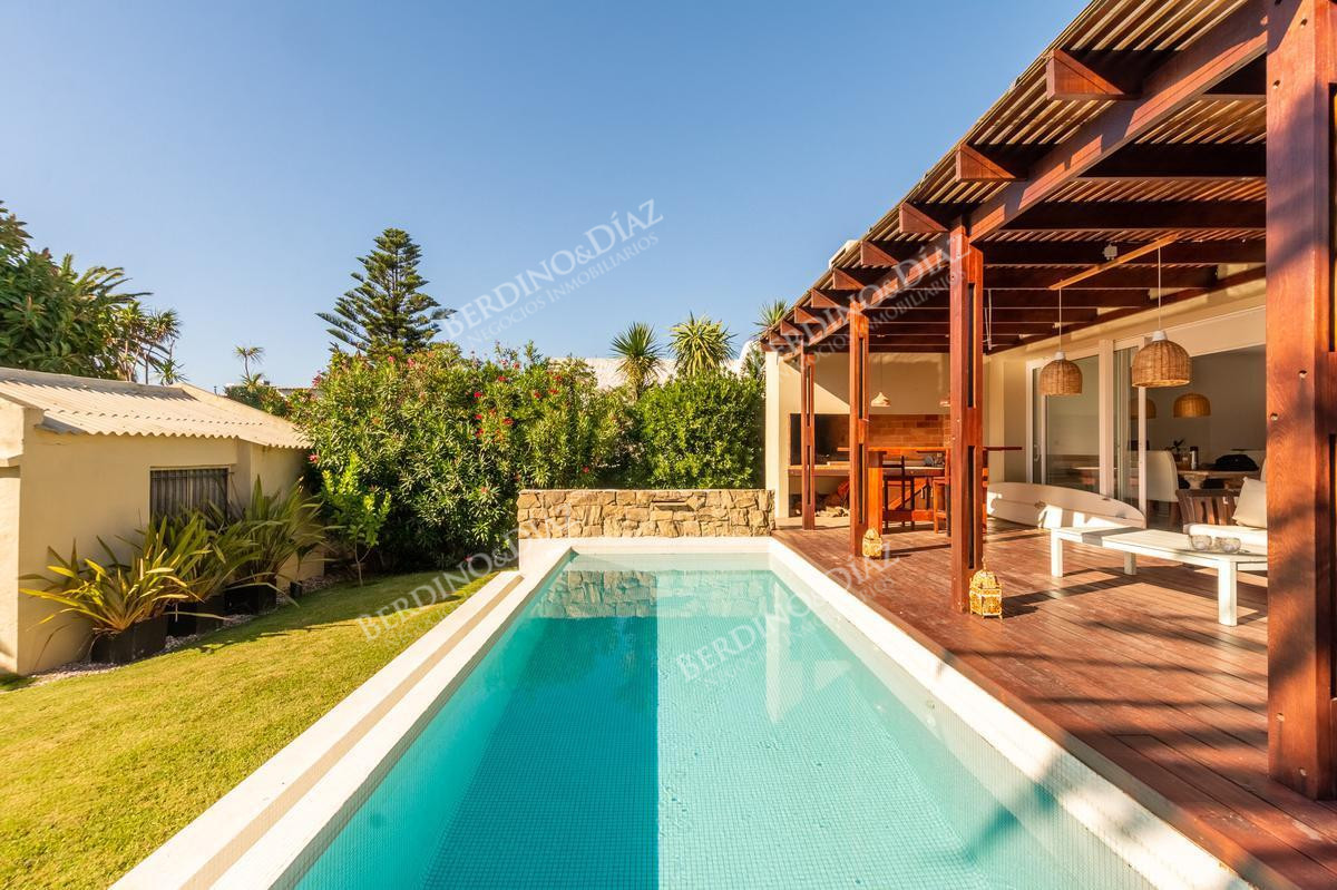 Casa ID.2354 - Casa en Peninsula Zona Faro 4 dormitorios