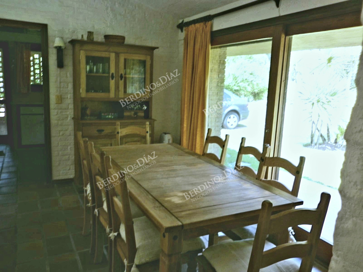 Casa ID.948 - Chalet en venta en zona Pinares de Punta del Este