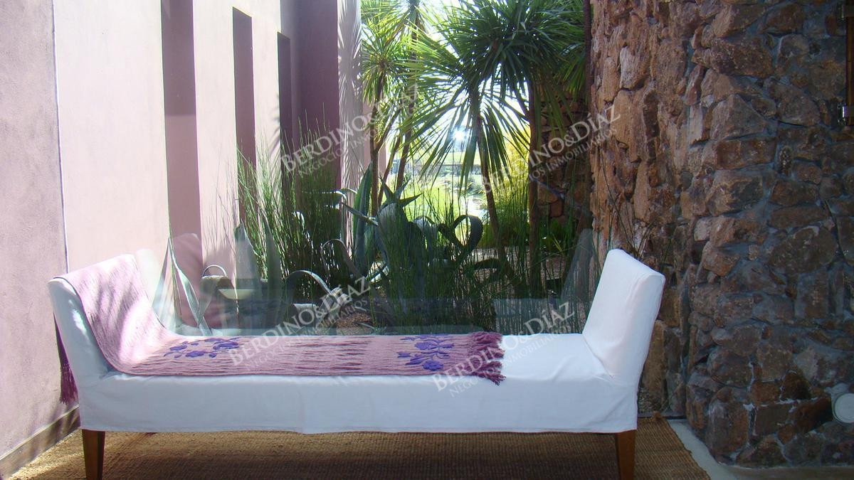 Casa ID.2131 - Casa en venta de 6 dormitorios en el Quijote La Barra