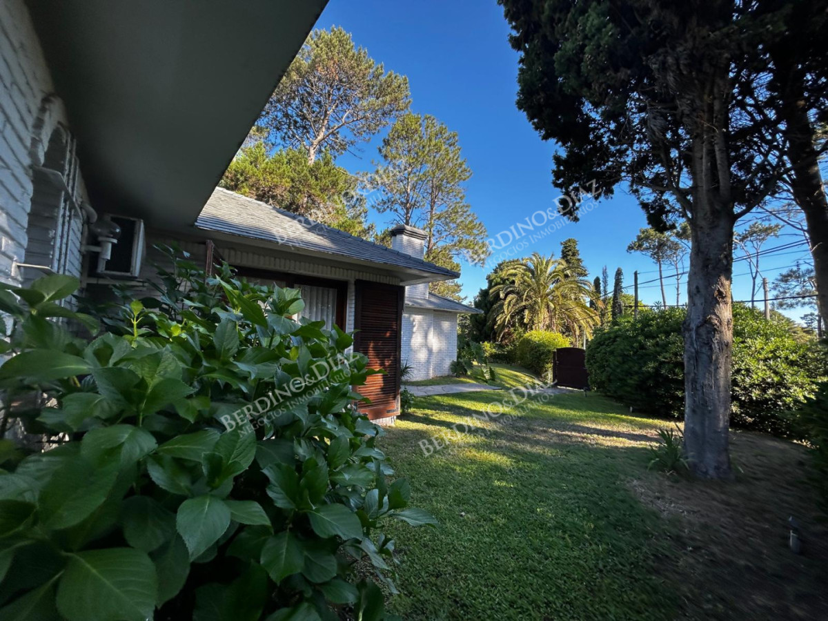 Casa ID.3011 - Hermosa casa en venta en Barrio Lugano Arbolada 