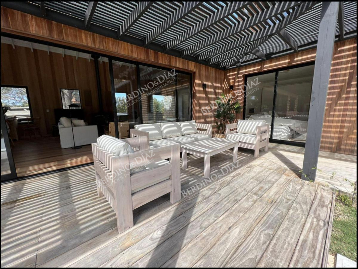 Casa ID.2222 - Casa moderna en venta en Barrio Laguna Escondida