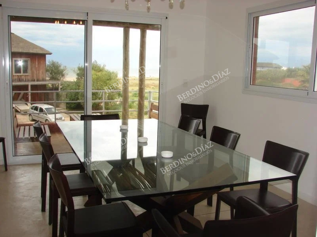 Casa ID.2167 - Casa en venta con vista al mar Punta Piedras 